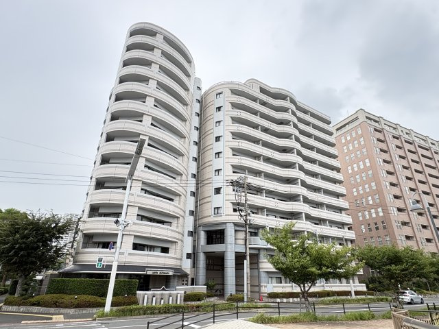 アーティックス大手町の外観|落ち着いた雰囲気のマンション外観♪周囲の街並みに馴染む洗練された佇まいです！