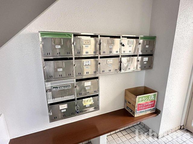 春日マンションの設備|毎日通るエントランスはこのようになっています