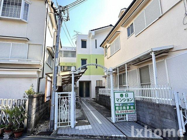 春日マンションのエントランス|建物の内部です