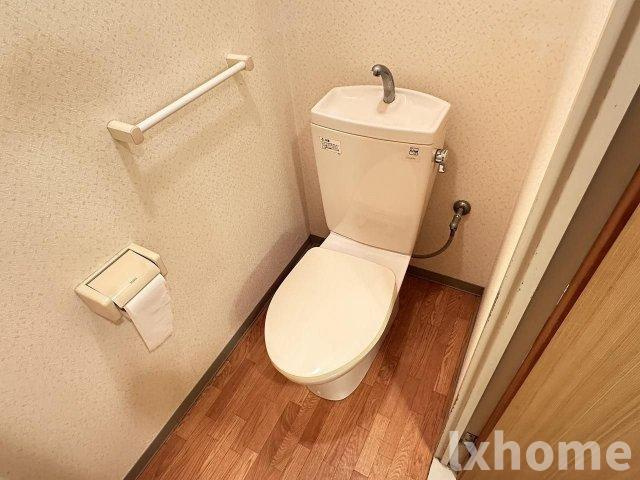 春日マンションのトイレ|落ち着いたトイレです