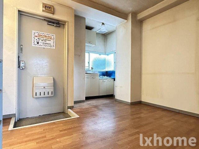 春日マンションの居間・リビング|ゆったり過ごせる居間です