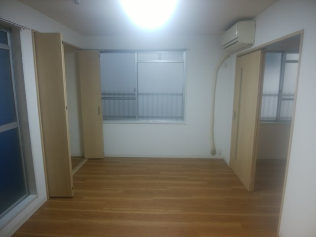 大阪市淀川区東三国４丁目の店舗事務所