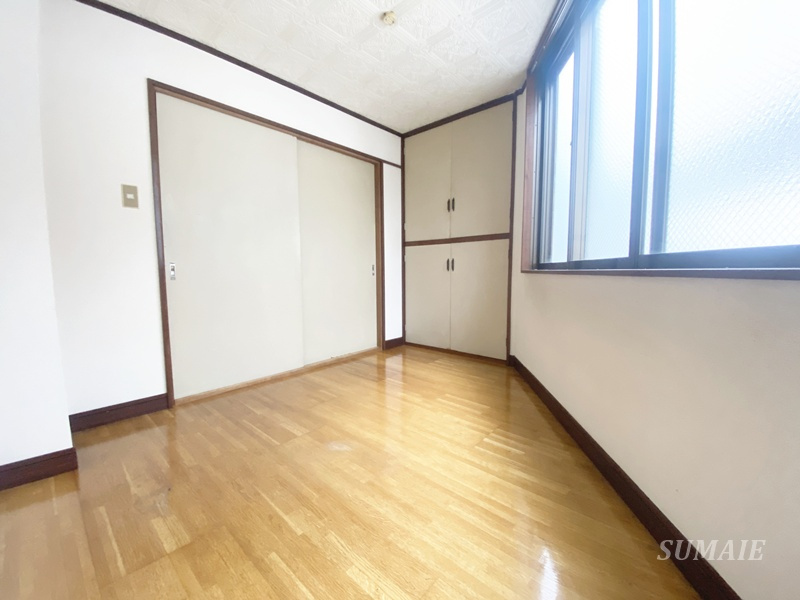 新井第二パティオの洋室|別角度から見た３帖の洋室です☆