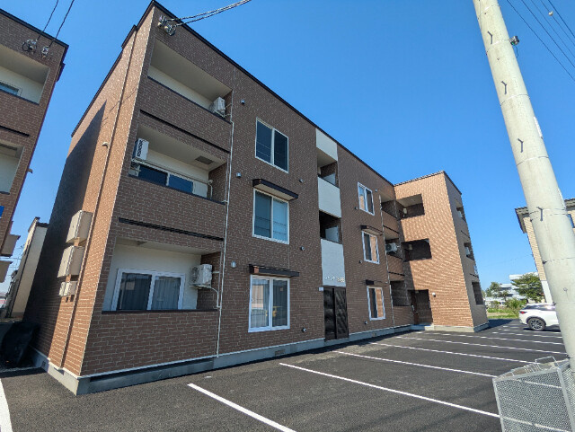 帯広市西十八条南２８丁目のアパート