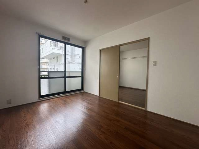 芦屋市春日町の賃貸マンションの居間・リビング