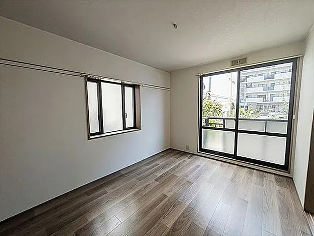 芦屋市春日町の賃貸マンションの居間・リビング