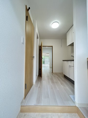 植田マンション神前の玄関