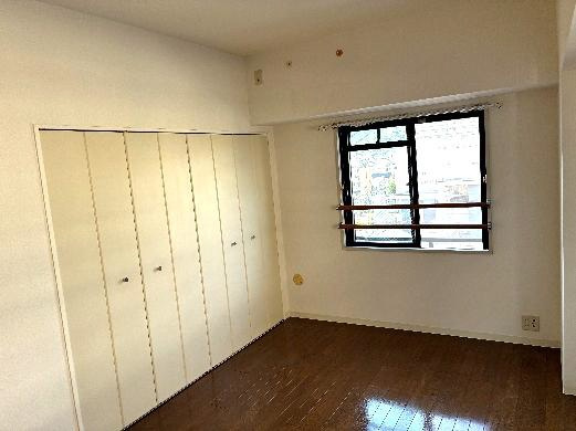 芦屋市業平町の賃貸マンションの居間・リビング