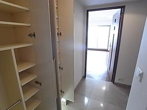 神戸市中央区中山手通３丁目の賃貸マンションの玄関