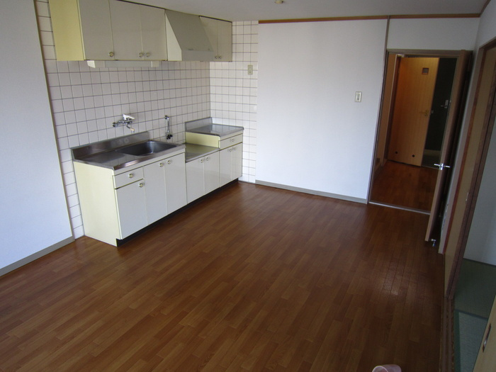 フラワー芦屋の居間・リビング