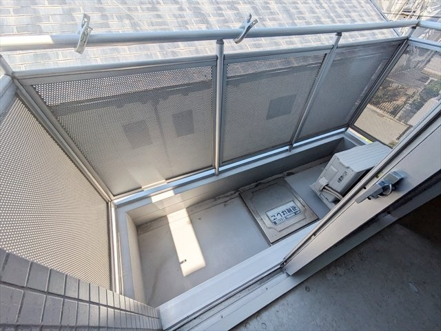 芦屋市浜芦屋町の賃貸マンションのバルコニー
