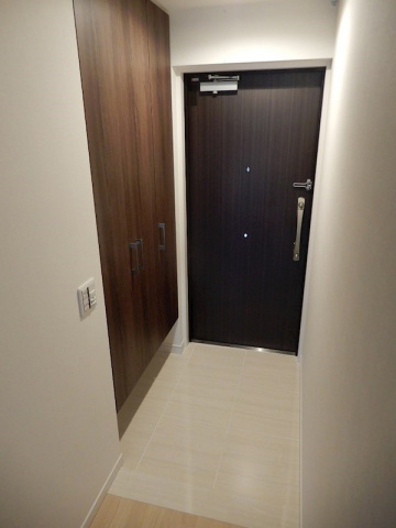 神戸市中央区割塚通１丁目の賃貸マンションの玄関