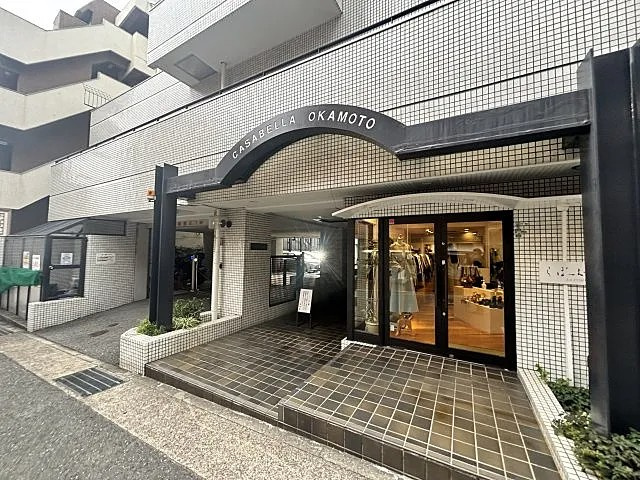 カサベラ岡本のエントランス