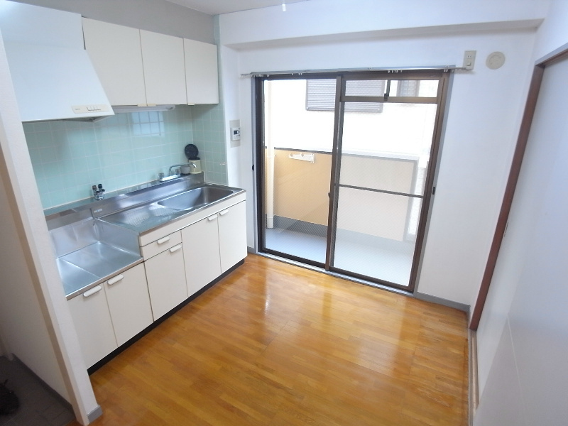 芦屋市東芦屋町の賃貸マンションの居間・リビング