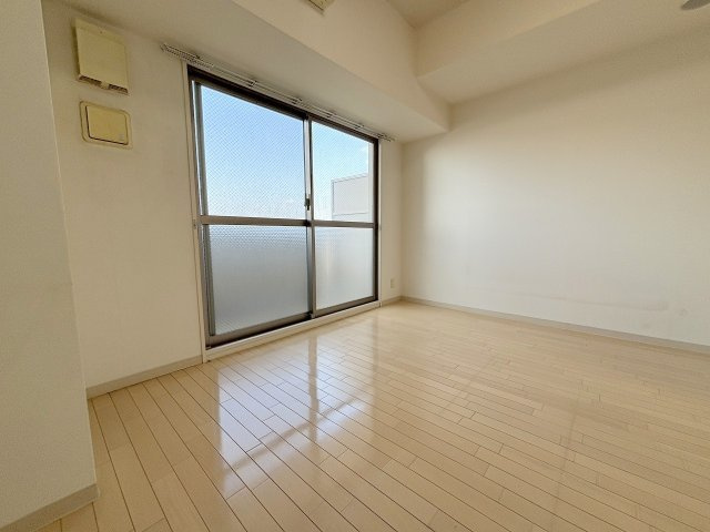 アーバネス淀川の洋室