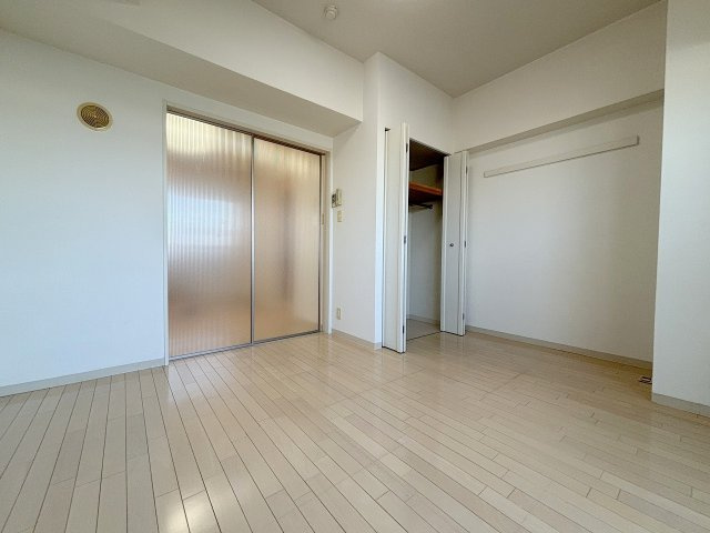 アーバネス淀川の洋室