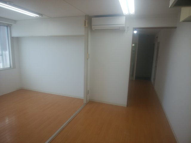 大阪市淀川区東三国４丁目の店舗事務所