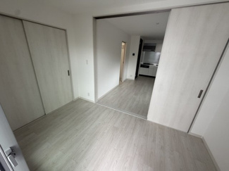 【洋室】 | グラン寝屋川