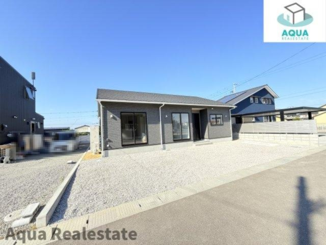 丸亀市土器町西１丁目の新築一戸建の玄関|きれいな玄関です　※画像は同仕様の施工事例です