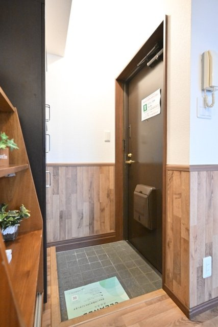 ＪＬＢグランエクリュ松濤の玄関|※家具・小物はイメージです