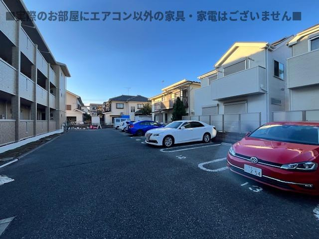 フェリスタ宮沢の駐車場