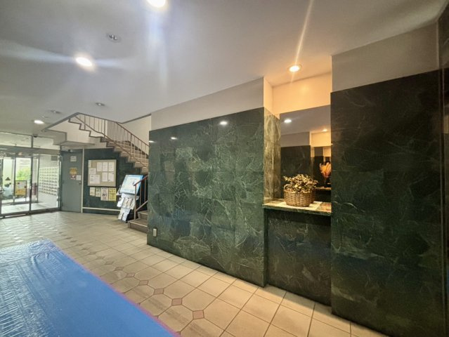 スカイマンションA棟のエントランス