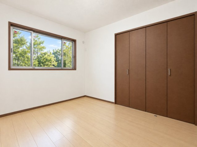 【洋室】 | ◆南区堀之内町2丁目　中古戸建◆ | ◆感性を育むプライベートルームはシンプルでスマートな空間。好みの空間で読書をしたり、音楽を聞いたりと一人の時間も充実したものにできます。