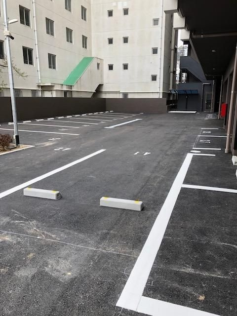 THE SQUARE・Platinum Residenceの駐車場