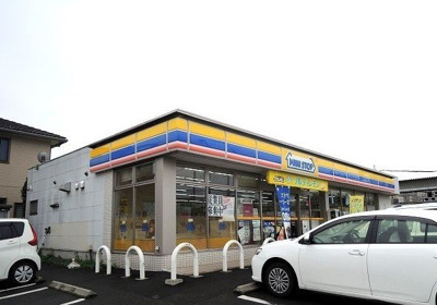 【周辺】 | ウッズ　ヒルズ | ミニストップ伊奈本町店まで380m