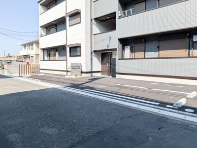 【エントランス】 | レヴリ広野