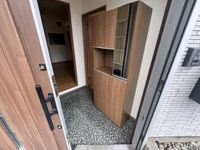 SHINICHIビルの玄関