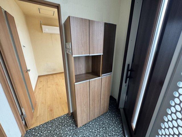SHINICHIビルの玄関