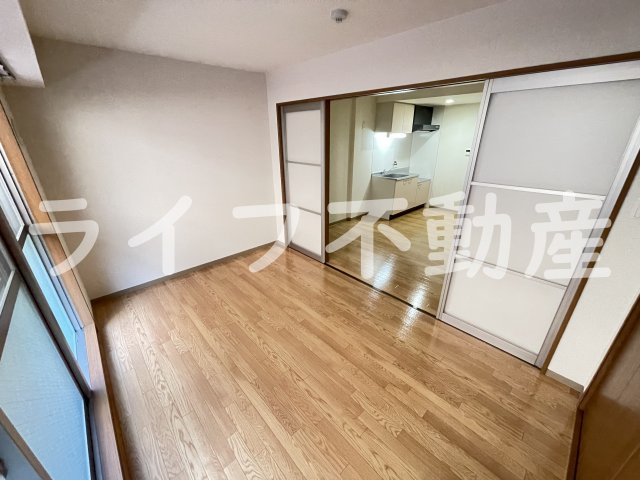 アクティブオクダの寝室|広くて明るい寝室