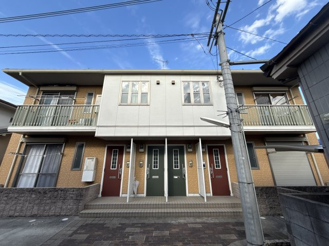 加古川市加古川町溝之口のハイツの外観