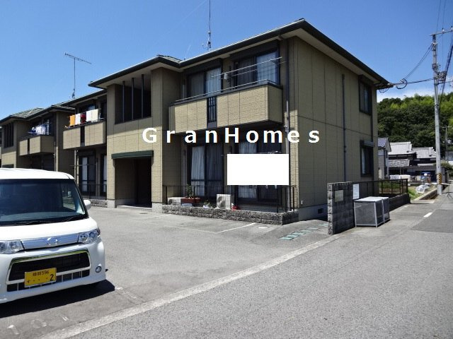 シャーメゾンアイＡ棟の外観