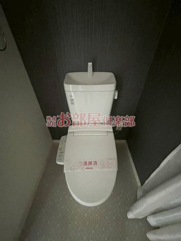 プレイス久留米中央のトイレ|落ち着いた色調のトイレです