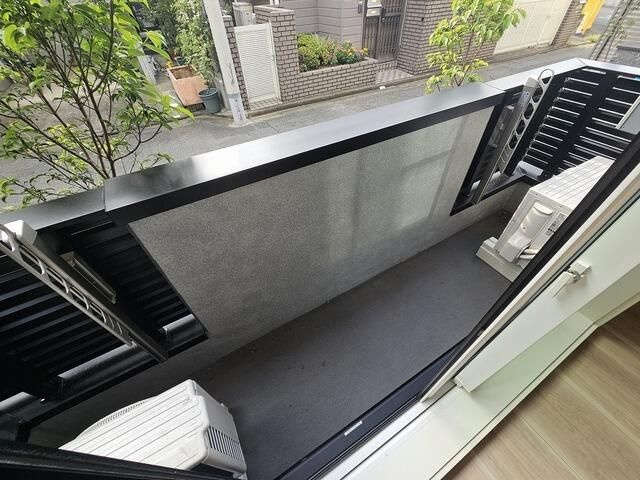 ウェルスクエア三軒茶屋Ⅴのバルコニー|お洗濯にも便利なバルコニー付き