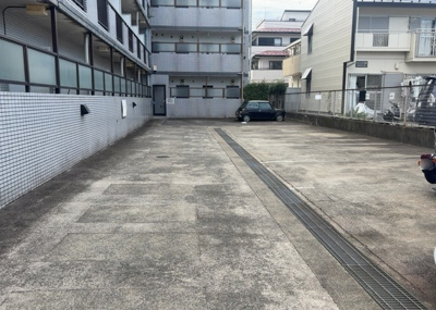 【駐輪場】 | ワコ一レ相武台前 | マンションの駐輪場は、事前に空きがあるか確認を取ると安心です。せっかく入居したのに駐輪スペースがない！なんてことになったら大変ですよね。そこで、内見時や購入前にはまず事前に確認しておくと良いでしょう。
