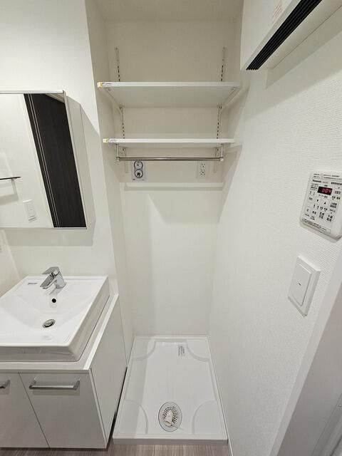 ウェルスクエア三軒茶屋Ⅴの洗面所|脱衣スペースもあります