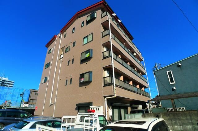 イーストウィンド本町の外観