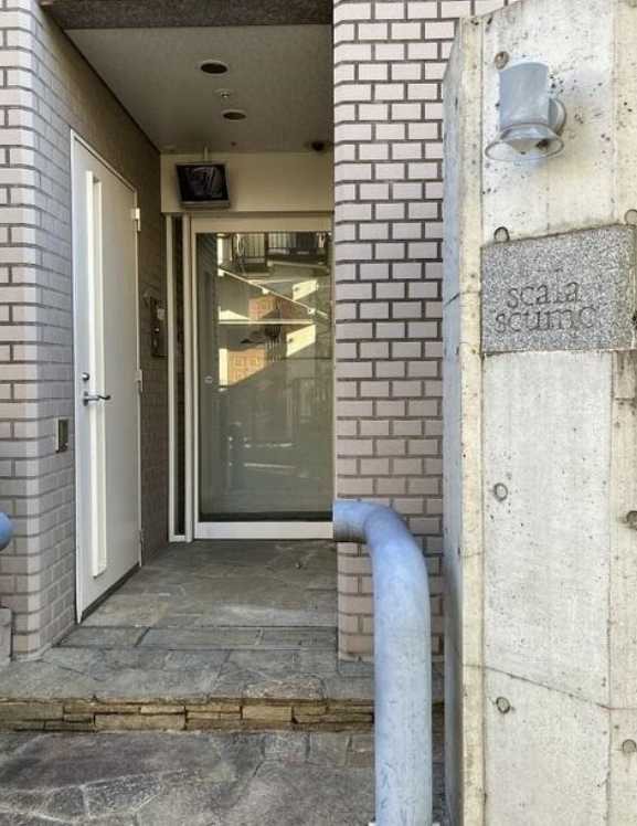 スカラすくも　礼金0　角部屋　駅近のエントランス