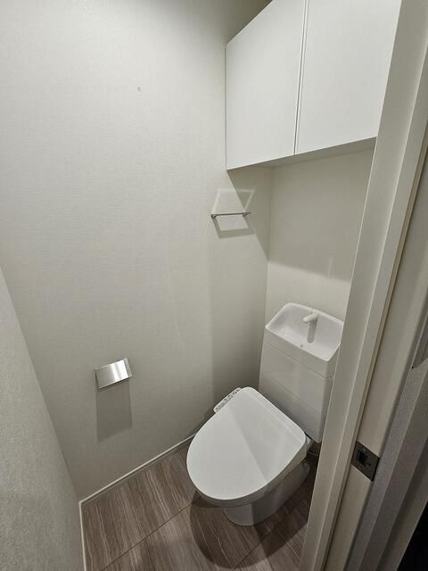 ウェルスクエア三軒茶屋Ⅴのトイレ|落ち着いた色調のトイレです