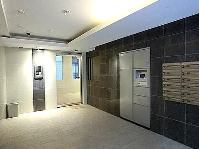 千代田区岩本町２丁目の賃貸マンションのロビー