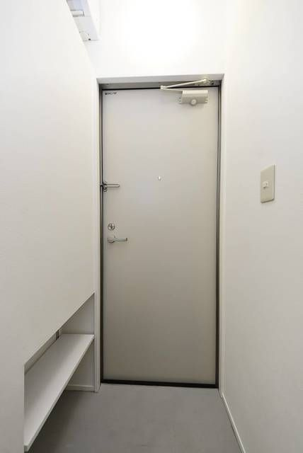 Ｌｉｇｅｒｅ駒沢大学の玄関|収納もある玄関です