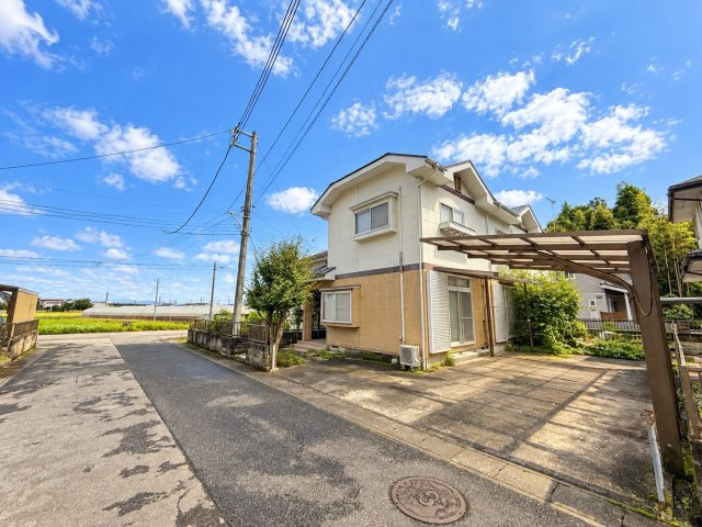 全室南向き、光あふれる家×庭付き×駐車3台のゆとりある暮らしの前面道路含む現地写真|前面道路含む現地写真です