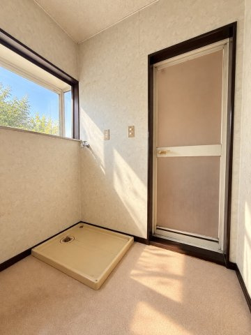 全室南向き、光あふれる家×庭付き×駐車3台のゆとりある暮らしの脱衣所