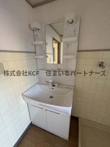 井上ハイムB棟の独立洗面台