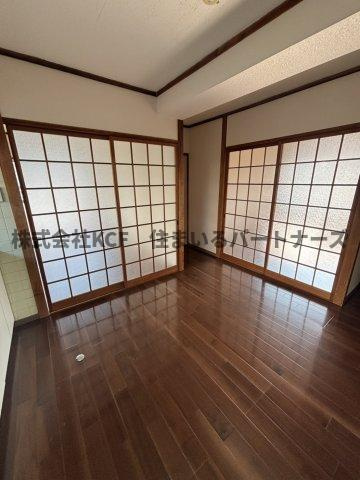 井上ハイムA棟の居間・リビング