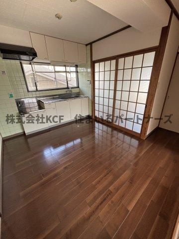 井上ハイムA棟の居間・リビング