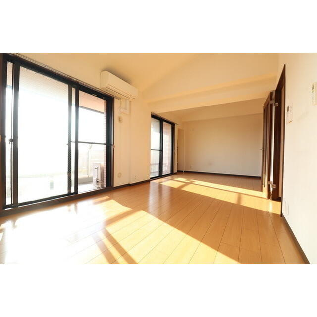 シャンクレール南流山の居間・リビング|他の部屋の写真です。